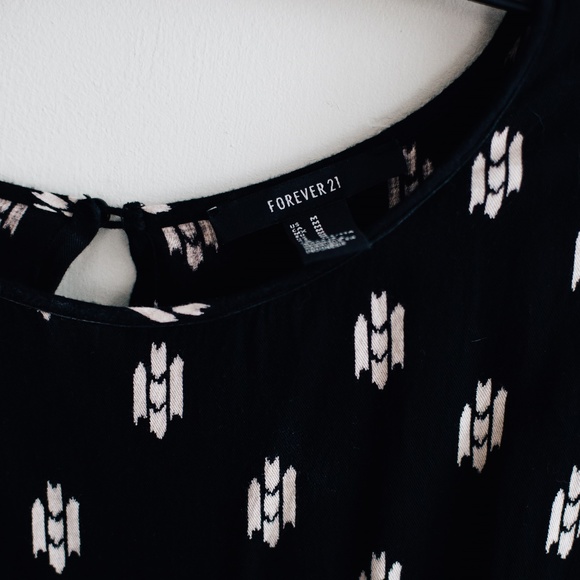 Forever 21 Black Patterned Dress - Picture 2 of 3
